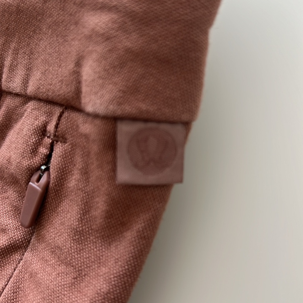 Men’s Lulu Lemon slim fit pant